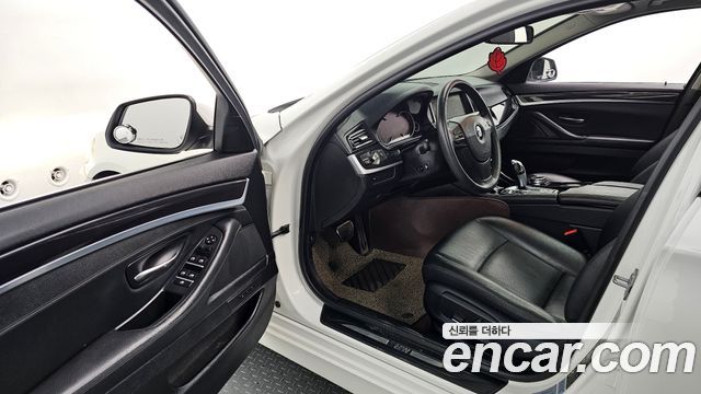 BMW 5 Series (F10) 520d xDrive 2014 — фото 11