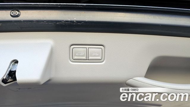 Hyundai Staria 4WD Lounge 9-Seater Inspiration 2022 — фото 20