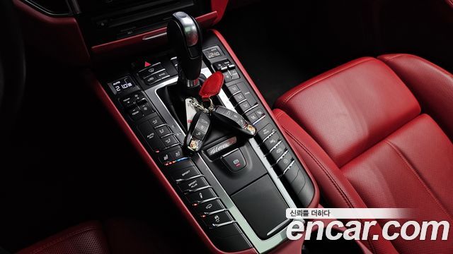 Porsche Macan 3.0 GTS 95B 2018 — фото 9