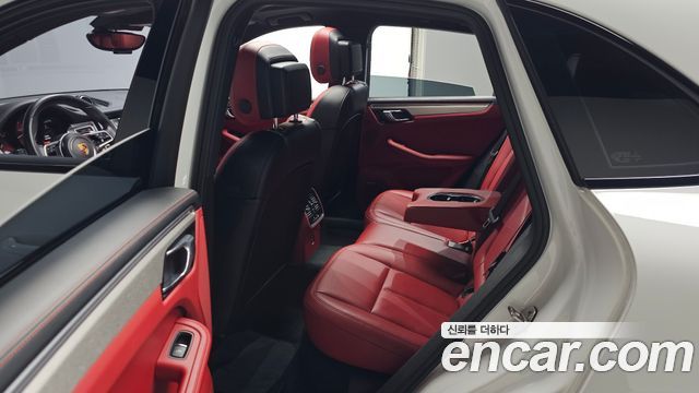 Porsche Macan 3.0 GTS 95B 2018 — фото 12
