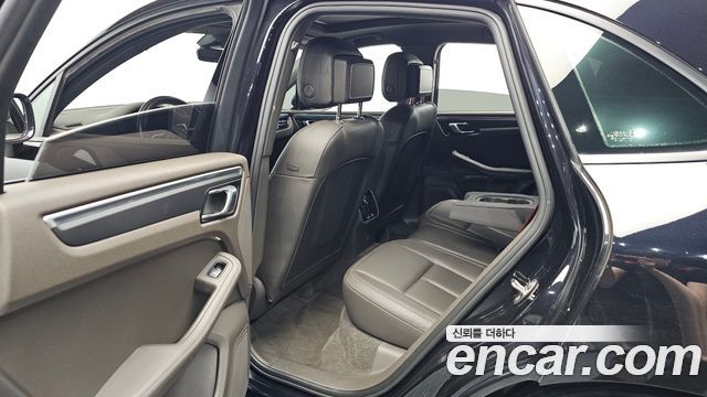 Porsche Macan 2.0 95B 2019 — фото 12
