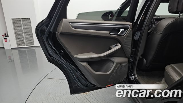 Porsche Macan 2.0 95B 2019 — фото 25