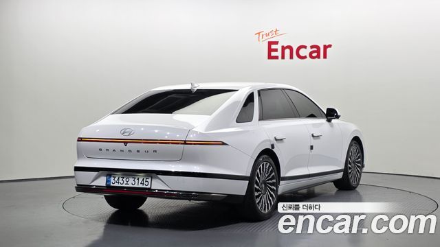 Hyundai Grandeur (GN7) 2,5 Gasoline 2WD Calligraphy 2023 — фото 2