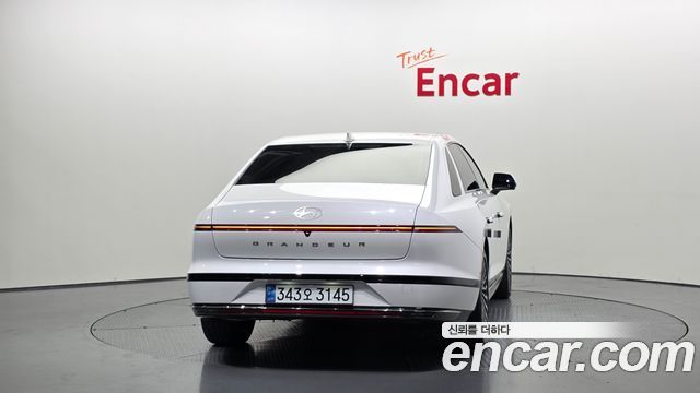 Hyundai Grandeur (GN7) 2,5 Gasoline 2WD Calligraphy 2023 — фото 4