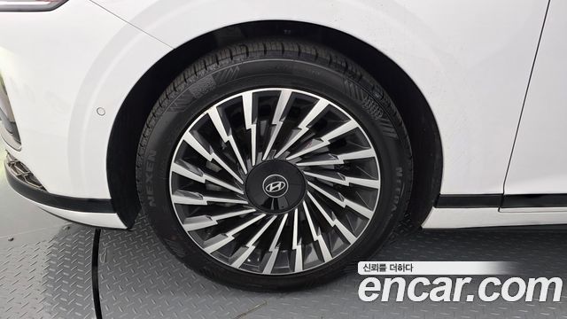 Hyundai Grandeur (GN7) 2,5 Gasoline 2WD Calligraphy 2023 — фото 5