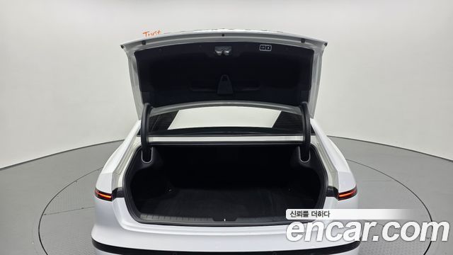 Hyundai Grandeur (GN7) 2,5 Gasoline 2WD Calligraphy 2023 — фото 20