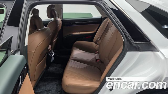 Hyundai Grandeur (GN7) 2,5 Gasoline 2WD Calligraphy 2023 — фото 26