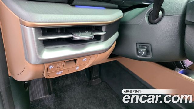 Hyundai Grandeur (GN7) 2,5 Gasoline 2WD Calligraphy 2023 — фото 30