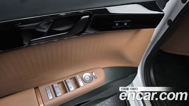 Hyundai Grandeur (GN7) 2,5 Gasoline 2WD Calligraphy 2023 — фото 33