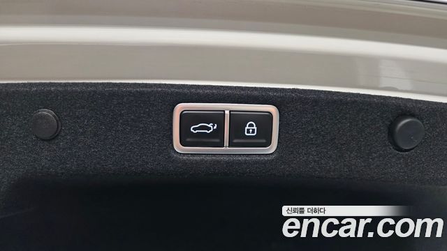 Hyundai Grandeur (GN7) 2,5 Gasoline 2WD Calligraphy 2023 — фото 37