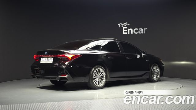 Toyota Avalon (V) 2.5 Hybrid 2019 — фото 2