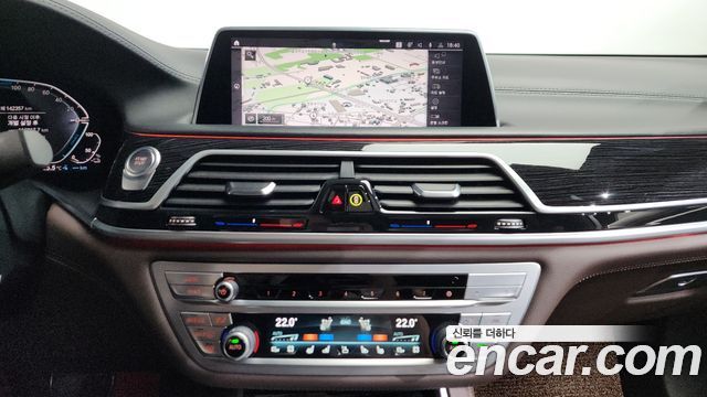 BMW 7 Series (G11) 745e iPerformance M Sport 2020 — фото 12
