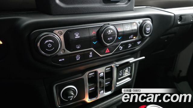 Jeep Wrangler (JL) 2.0 Sport 4Door Willys Edition 2020 — фото 17