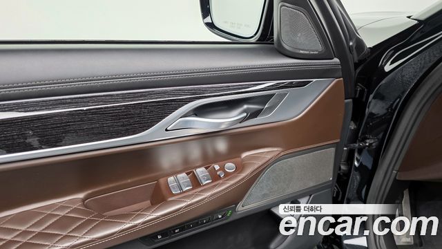 BMW 7 Series (G11) 740Li xDrive M Sport Package 2020 — фото 19