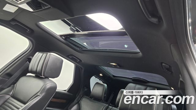 Land Rover Discovery 5 3.0 TD6 HSE Luxury 2018 — фото 20