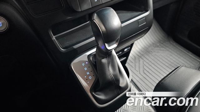 Hyundai Staria Cargo 3-Seater Modern 2022 — фото 9