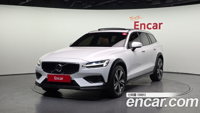 Volvo V60 Cross Country (II) B5 Pro AWD