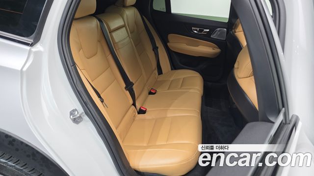 Volvo V60 Cross Country (II) B5 Pro AWD 2021 — фото 11