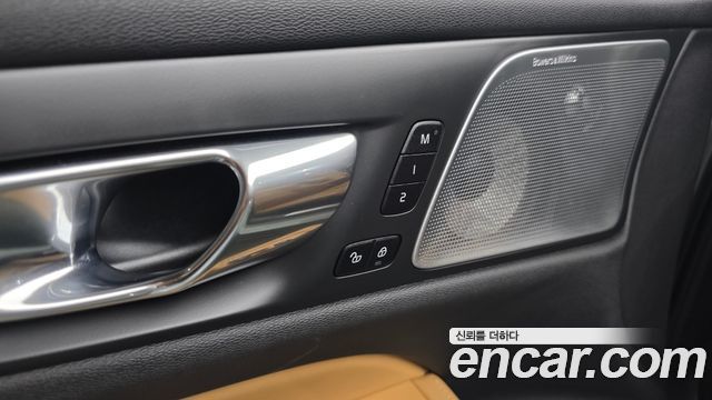 Volvo V60 Cross Country (II) B5 Pro AWD 2021 — фото 17