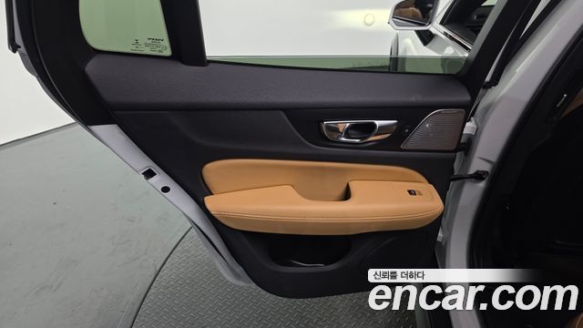 Volvo V60 Cross Country (II) B5 Pro AWD 2021 — фото 25