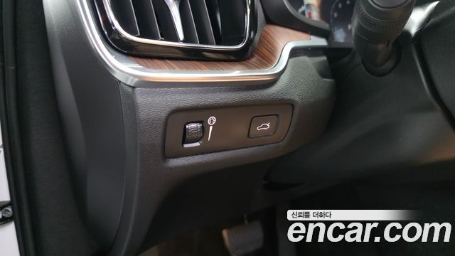 Volvo V60 Cross Country (II) B5 Pro AWD 2021 — фото 32