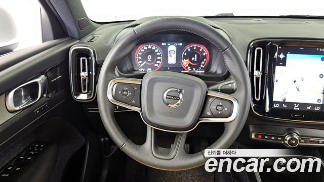 Volvo XC40 T4 Inscription 2020 — фото 17