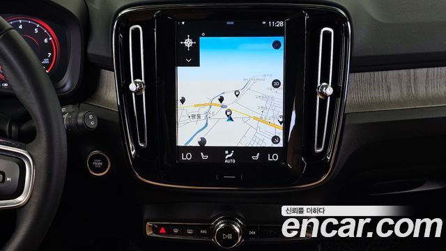 Volvo XC40 T4 Inscription 2020 — фото 18