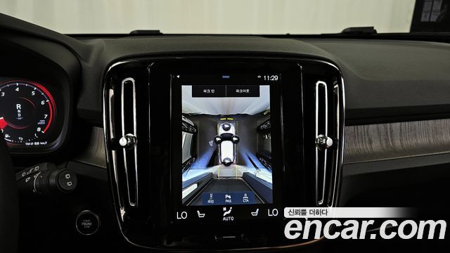 Volvo XC40 T4 Inscription 2020 — фото 20