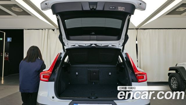 Volvo XC40 T4 Inscription 2020 — фото 24