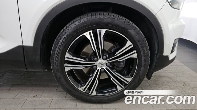 Volvo XC40 T4 Inscription 2020 — фото 27