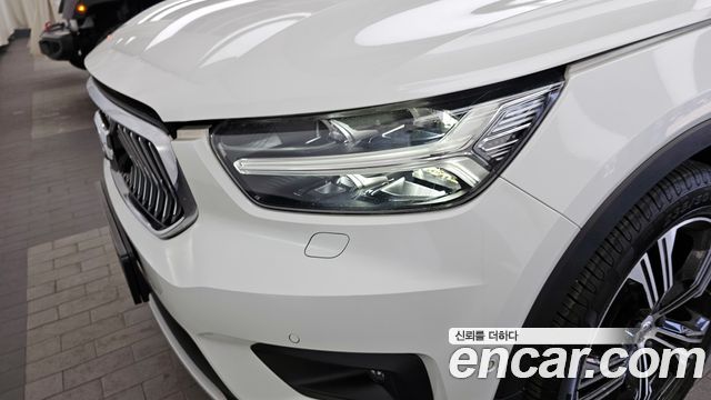 Volvo XC40 T4 Inscription 2020 — фото 28