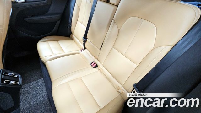 Volvo XC40 T4 Inscription 2020 — фото 33