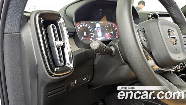 Volvo XC40 T4 Inscription 2020 — фото 36