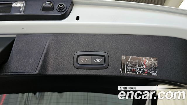 Volvo XC40 T4 Inscription 2020 — фото 38