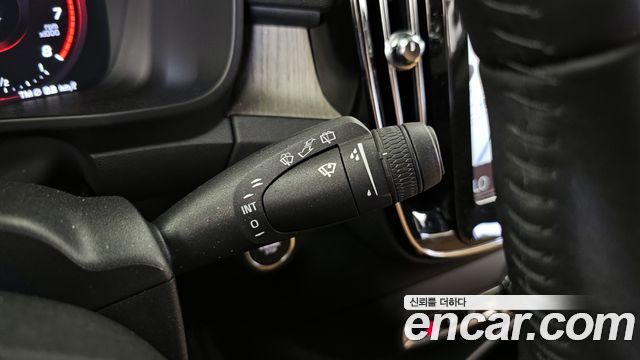 Volvo XC40 T4 Inscription 2020 — фото 43