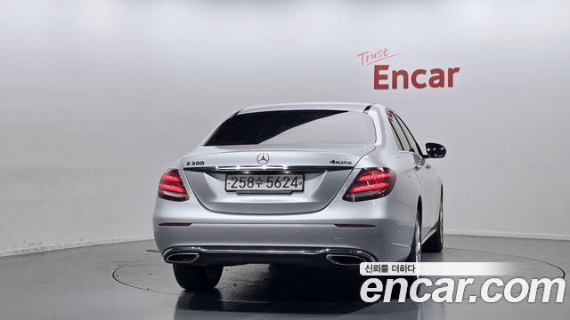 Mercedes-Benz E-Class (W213) E300 4MATIC Exclusive 2020 — фото 4