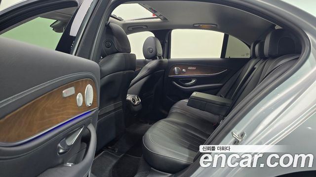 Mercedes-Benz E-Class (W213) E300 4MATIC Exclusive 2020 — фото 12