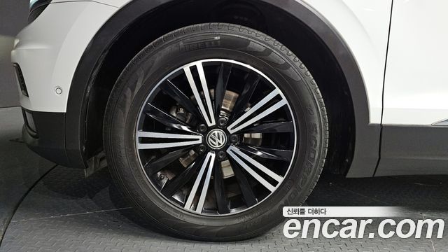 Volkswagen Tiguan (II) 2.0 TDI Prestige 2018 — фото 5