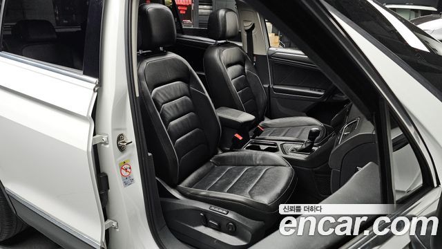 Volkswagen Tiguan (II) 2.0 TDI Prestige 2018 — фото 10