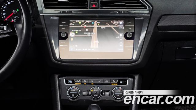 Volkswagen Tiguan (II) 2.0 TDI Prestige 2018 — фото 15