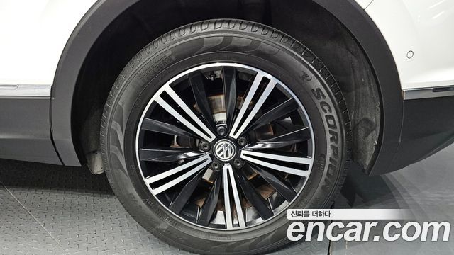 Volkswagen Tiguan (II) 2.0 TDI Prestige 2018 — фото 21