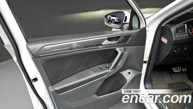 Volkswagen Tiguan (II) 2.0 TDI Prestige 2018 — фото 24