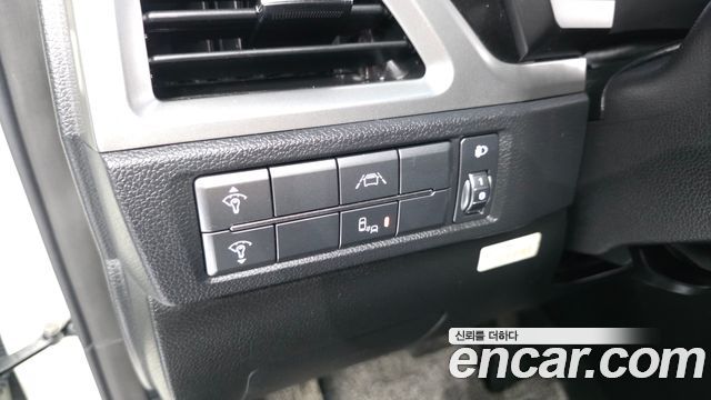KG Mobility (SsangYong) Beautiful Korando Gasoline 1.5 2WD C5 Plus 2022 — фото 17