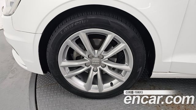 Audi A3 35 TDI Dynamic 8V 2016 — фото 5