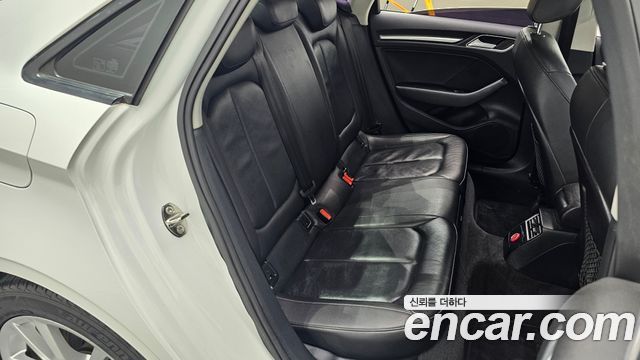 Audi A3 35 TDI Dynamic 8V 2016 — фото 11