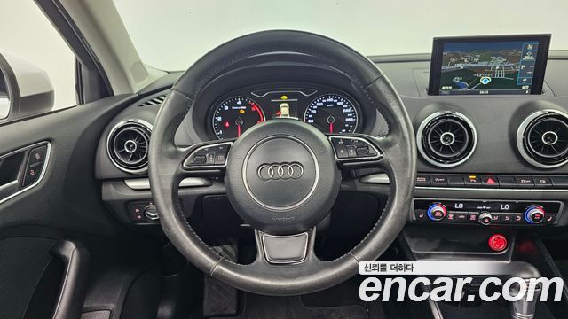 Audi A3 35 TDI Dynamic 8V 2016 — фото 12