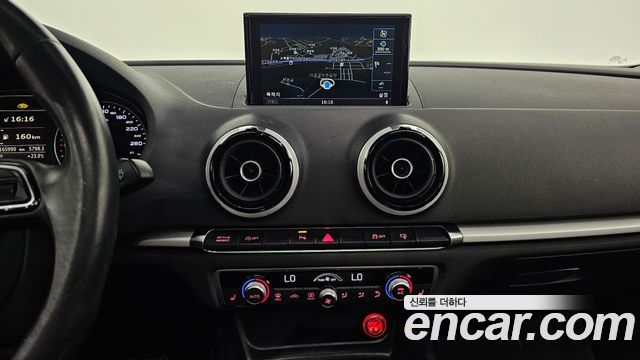 Audi A3 35 TDI Dynamic 8V 2016 — фото 13