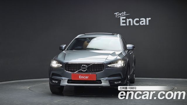 Volvo V90 Cross Country T5 Pro AWD 2018 — фото 3