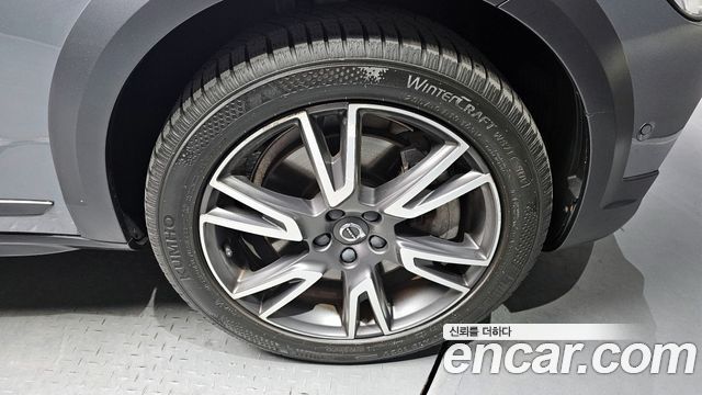 Volvo V90 Cross Country T5 Pro AWD 2018 — фото 21