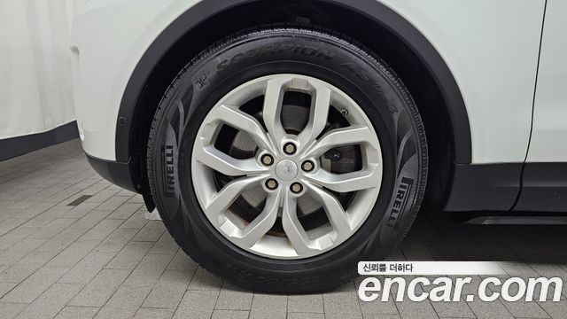 Land Rover Discovery 5 2.0 SD4 SE 2020 — фото 5